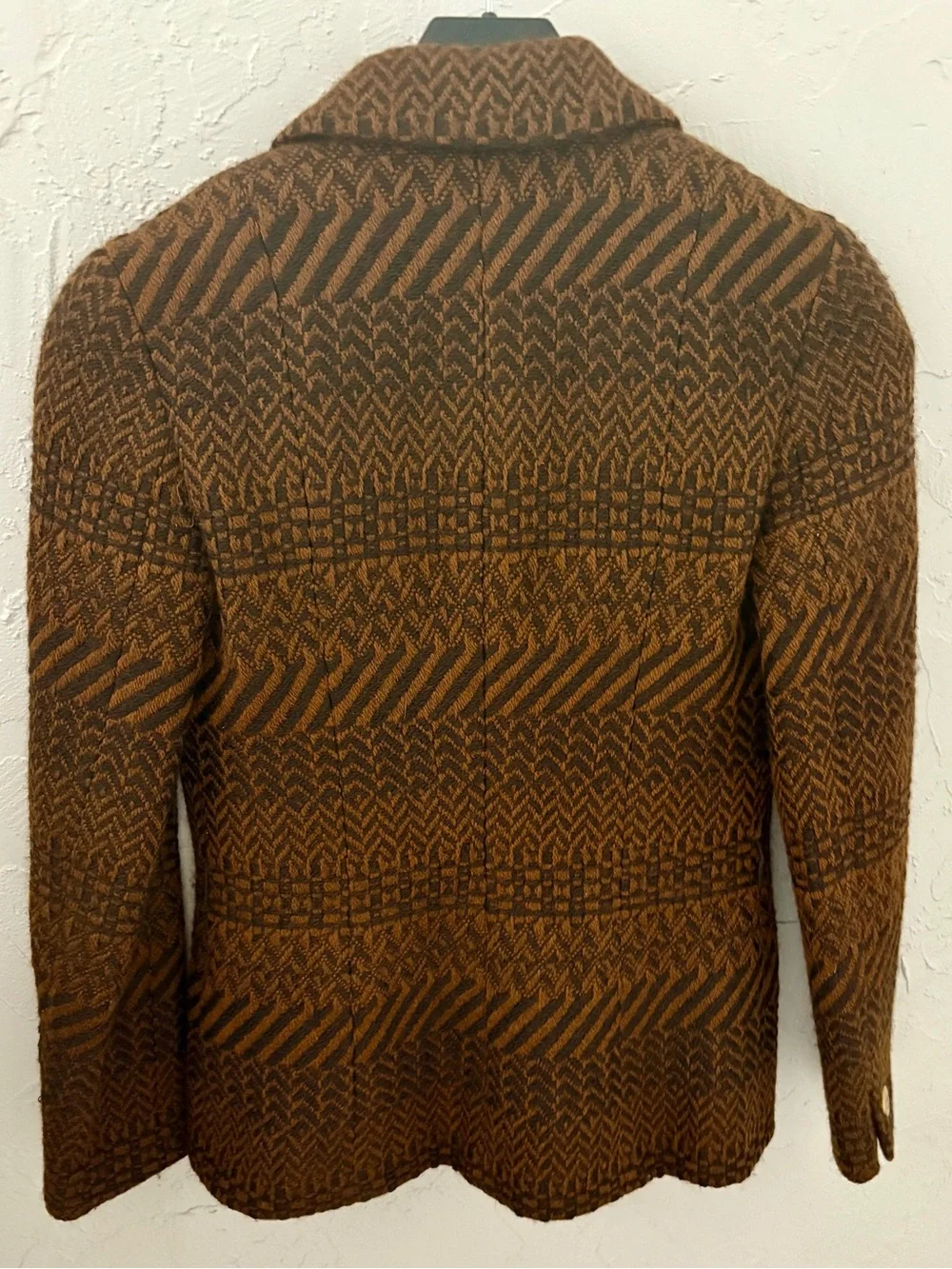 CHANEL 2000 Brown and Black Tweed Wool-skirt suit with belt